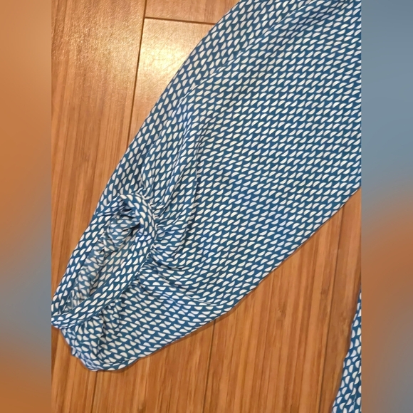 NWOT English Laundry Blue Patterned Top - Picture 4 of 8